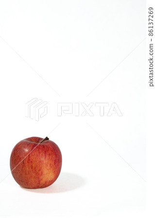 Apple (1 piece_vertical photo_white background) Apple (1 piece_vertical photo_white background) 86137269