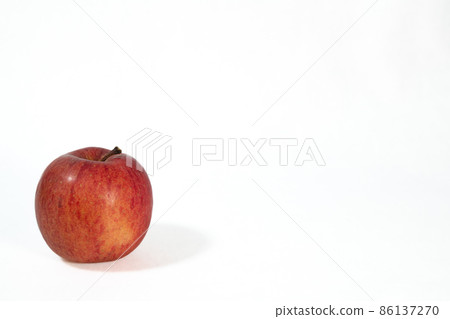 Apple (1 piece_horizontal photo_white background) Apple (1 piece_horizontal photo_white background) 86137270