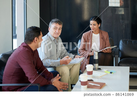 Discussing Anti-crisis Management Strategy 86141869