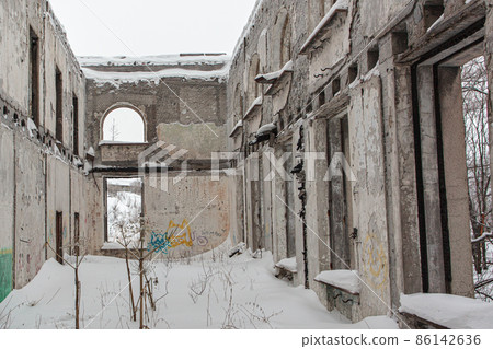 Old railway station at winter with painted walls 86142636