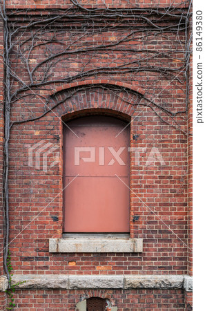 Red brick warehouse close-up Red brick warehouse close-up 86149380