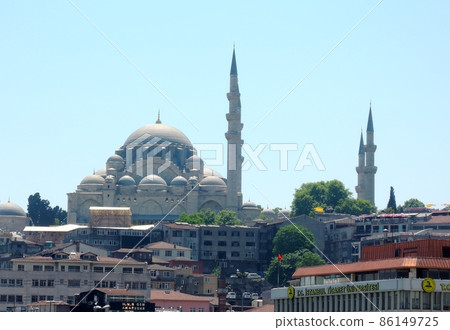 土耳其伊斯坦布爾博斯普魯斯海峽遊輪出境施萊曼清真寺 土耳其伊斯坦布爾博斯普魯斯海峽遊輪出境施萊曼清真寺 86149725