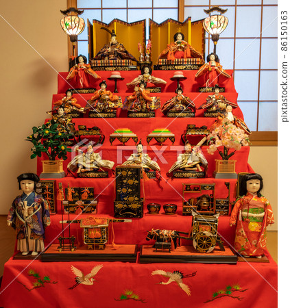 Hina dolls with step decorations 86150163