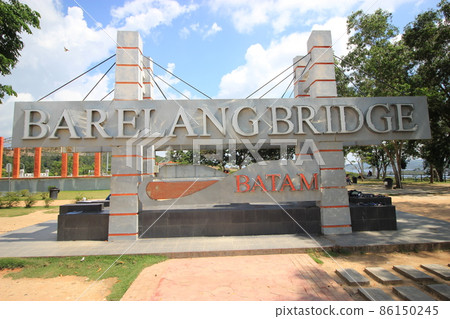 Easy access from Singapore: Superb beach and exquisite gourmet food on Batam Island, Indonesia 86150245