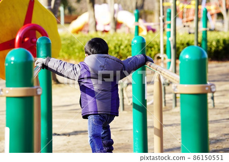 孩子們玩玩具 孩子們玩玩具 86150551