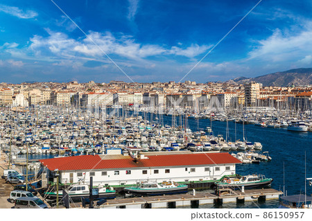 Old port  in Marseille, France 86150957