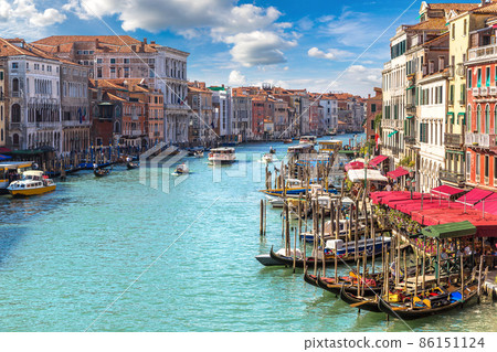Canal Grande in Venice, Italy 86151124