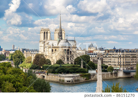 Seine and Notre Dame de Paris 86151270
