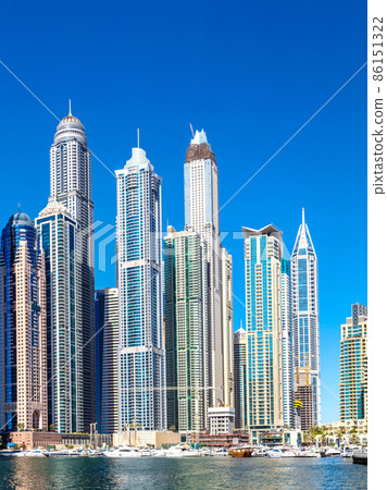 Panorama of Dubai marina 86151322