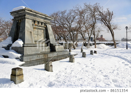 冬季盛岡城址公園,南部利永銅像台座 冬季盛岡城址公園,南部利永銅像台座 86151354