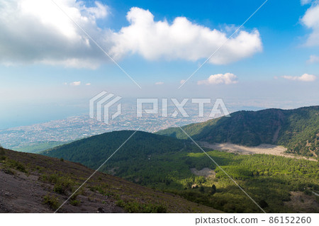 Mountain landscape next to Vesuvius volcano 86152260