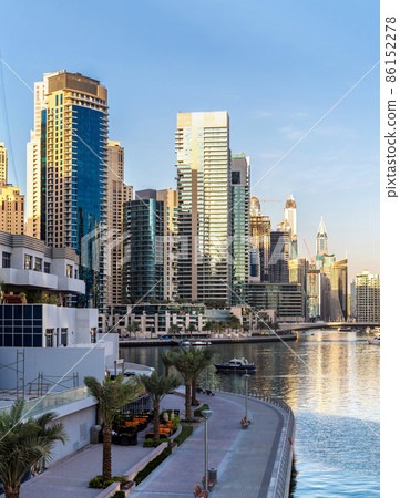 Panorama of Dubai marina 86152278
