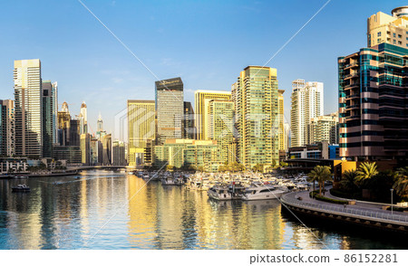 Panorama of Dubai marina 86152281