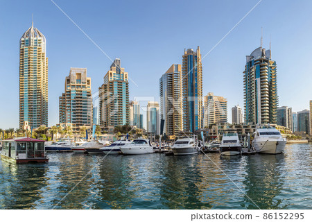 Panorama of Dubai marina 86152295