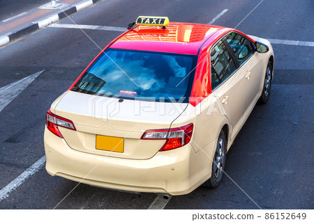 Taxi in Dubai 86152649