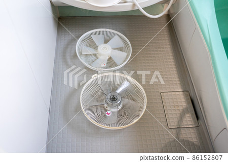 Wash the fan in the bathroom 86152807