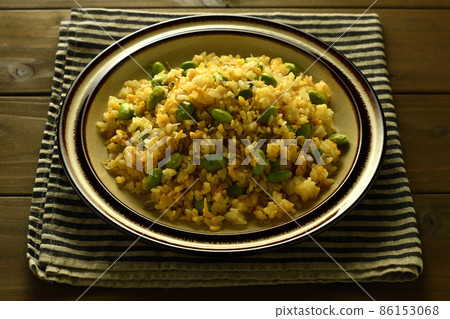 毛豆炒飯 86153068