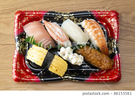 Sushi in a tray 86153561