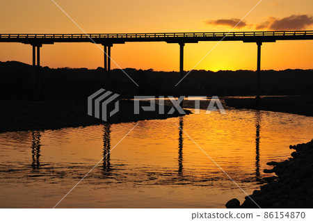 世界上最長的木製人行天橋_霍萊大橋 86154870
