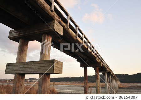 World's longest wooden pedestrian bridge _ Horai Bridge 86154897