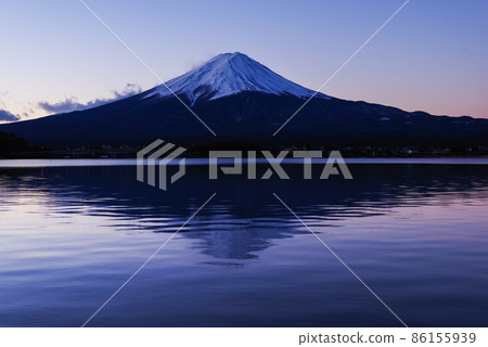 Japanese landscape "upside down Mt. Fuji" Japanese landscape "upside down Mt. Fuji" 86155939