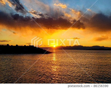 Evening view of Chigasaki Beach, Chigasaki City, Kanagawa Prefecture, after the great cold [January] 86156390