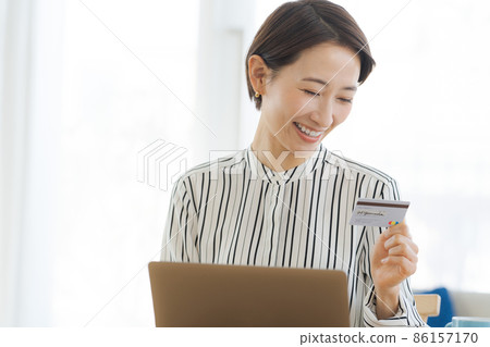 信用卡 PC 30多歲女性 信用卡 PC 30多歲女性 86157170