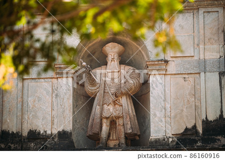 Old Goa, India. Old Viceroy s Arch In Old Goa Was Built In The Memory Of Vasco Da Gama In 1597. Famous Gate Landmark And Historical Heritage. Close Up Detail 86160916