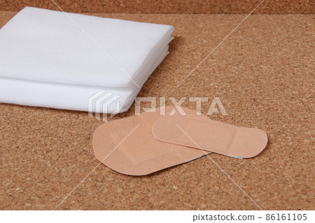 Band-Aid, Treatment, Injury, Tape, Gauze, Bandage, First Aid, Health, Adhesive Bandage, First Aid Kit, Treatment, Injury 86161105