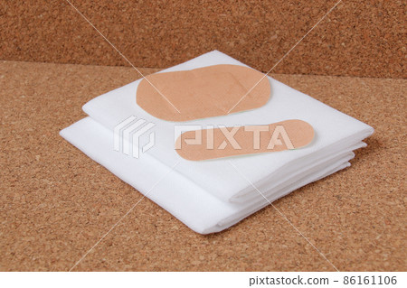 Band-Aid, Treatment, Injury, Tape, Gauze, Bandage, First Aid, Health, Adhesive Bandage, First Aid Kit, Treatment, Injury 86161106