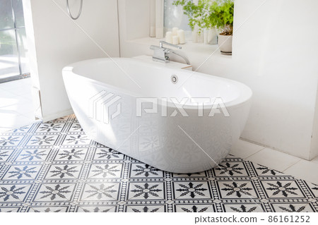 一個浴缸 86161252