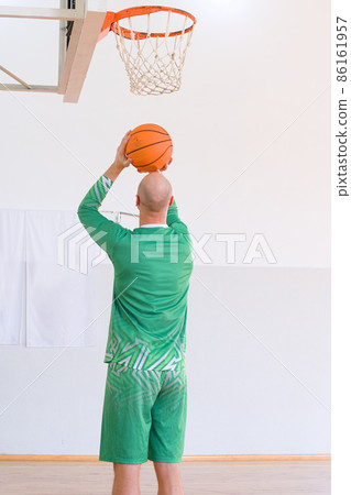 basketball player 86161957