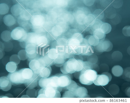The brilliance of the out-of-focus water surface The brilliance of the out-of-focus water surface 86163461