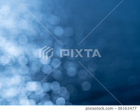 The brilliance of the out-of-focus water surface The brilliance of the out-of-focus water surface 86163477