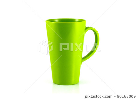 Green plastic cup isolate Green plastic cup isolate 86165009