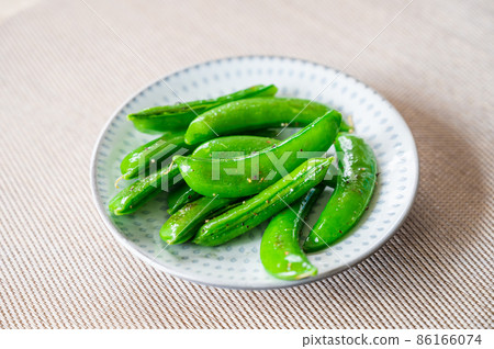 Sauteed snap peas Sauteed snap peas 86166074