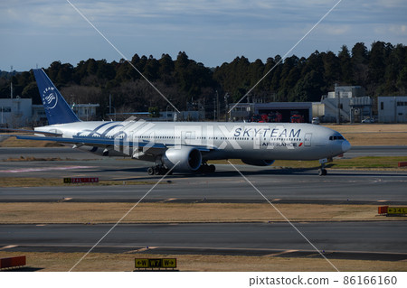 Air France aircraft heading to Narita Airport Terminal 86166160
