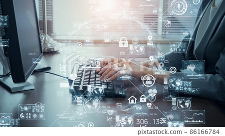 使用 PC 數字轉換與女性的數據通信圖像 86166784