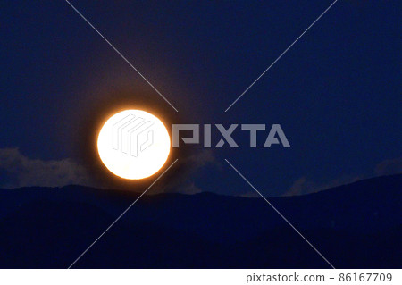 北斗市白州町七成岩一月的滿月狼月升起 北斗市白州町七成岩一月的滿月狼月升起 86167709