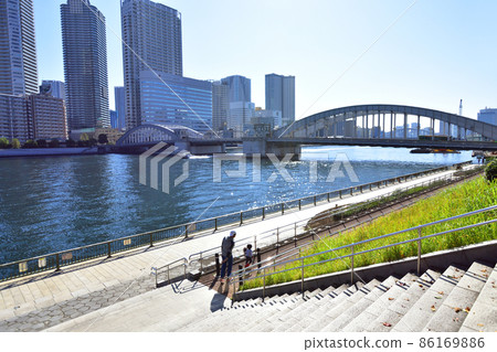 Scenery of Sumida River, Tokyo (near Kachidoki Bridge, 2021) 86169886