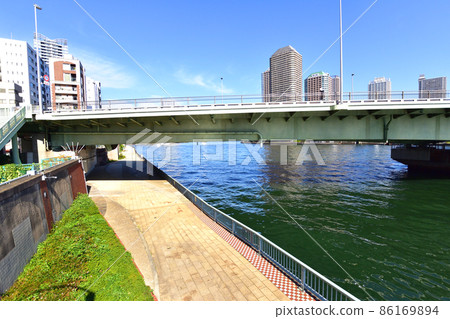 In 2021, the scenery of the Sumida River in Tokyo In 2021, the scenery of the Sumida River in Tokyo 86169894