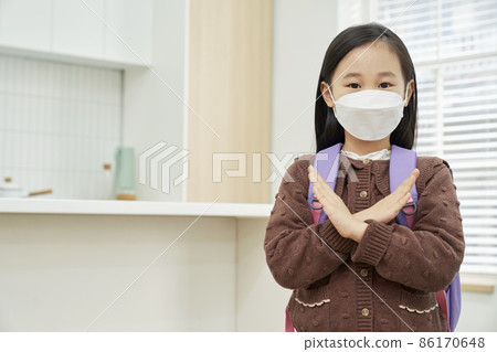 Going to school, coronavirus, COVID-19, mask, children, elementary school students, kitchen, home, Korean Going to school, coronavirus, COVID-19, mask, children, elementary school students, kitchen, home, Korean 86170648