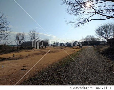 冬季清澈藍天下的大高爾夫球場 冬季清澈藍天下的大高爾夫球場 86171184