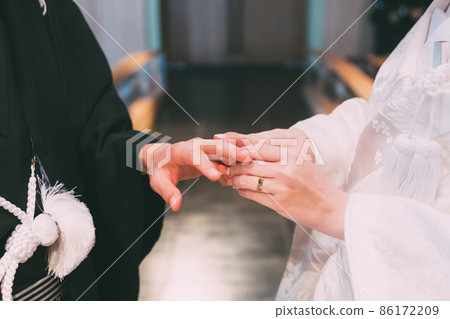 Wedding ceremony Japanese style ring exchange Wedding ceremony Japanese style ring exchange 86172209