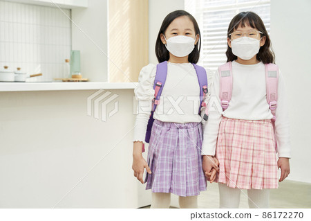 上學,冠狀病毒,COVID-19,面具,兒童,小學生,兄弟姐妹,家庭,廚房,家,韓語 上學,冠狀病毒,COVID-19,面具,兒童,小學生,兄弟姐妹,家庭,廚房,家,韓語 86172270