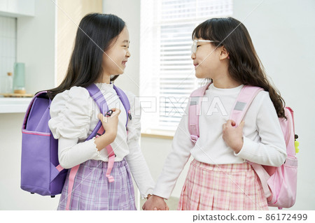 School, Children, Elementary School Students, Siblings, Family, Kitchen, Home, Korean School, Children, Elementary School Students, Siblings, Family, Kitchen, Home, Korean 86172499