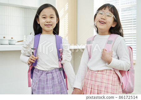 School, Children, Elementary School Students, Siblings, Family, Kitchen, Home, Korean School, Children, Elementary School Students, Siblings, Family, Kitchen, Home, Korean 86172514