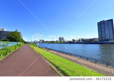 In 2021, the scenery of the Sumida River in Tokyo 86173228