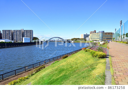 Scenery of Sumida River, Tokyo (near Otake Bridge, 2021) 86173258