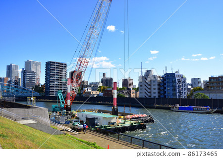 In 2021, the scenery of the Sumida River in Tokyo In 2021, the scenery of the Sumida River in Tokyo 86173465